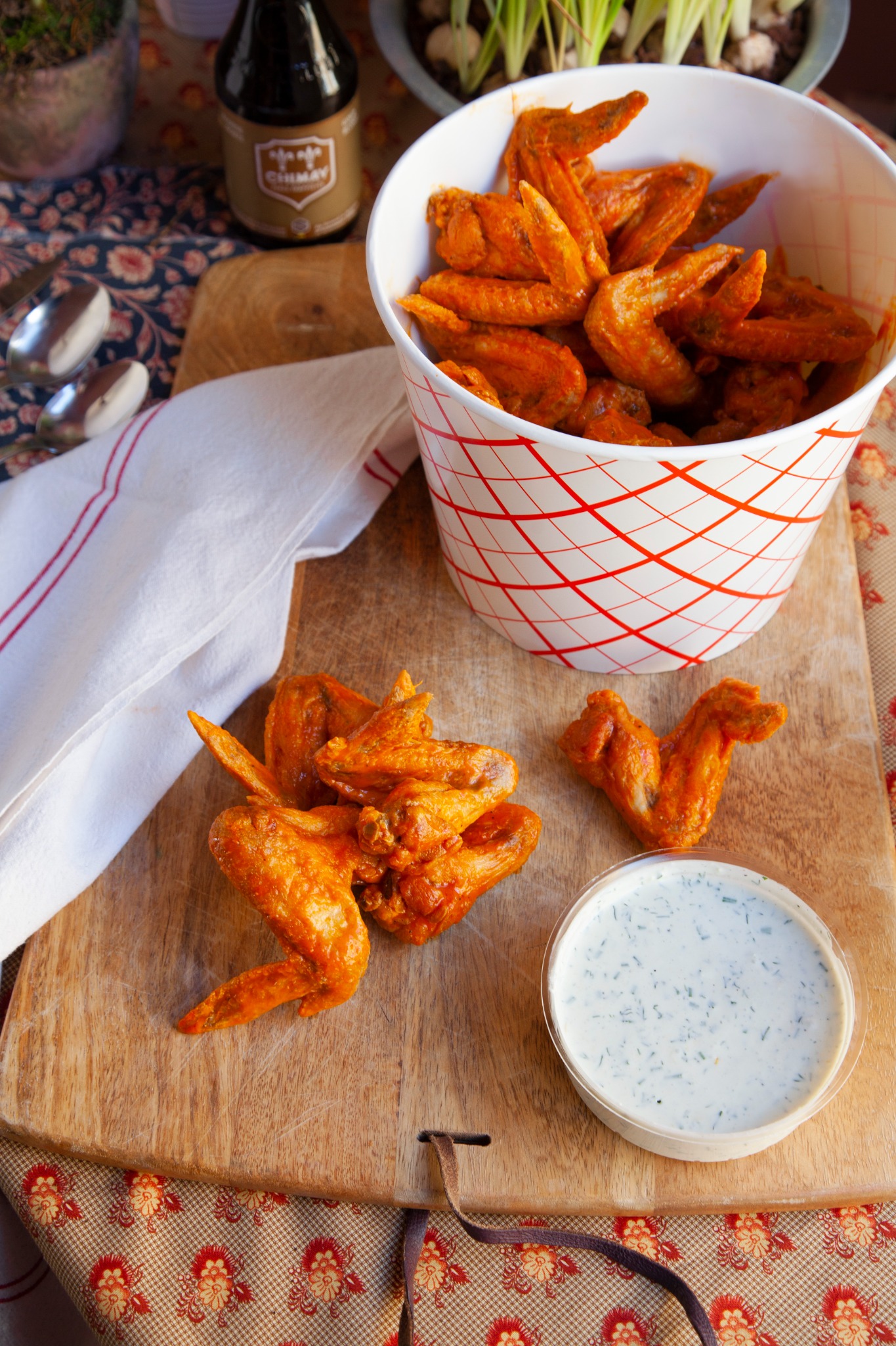 Spiced chicken wings with herb dressing